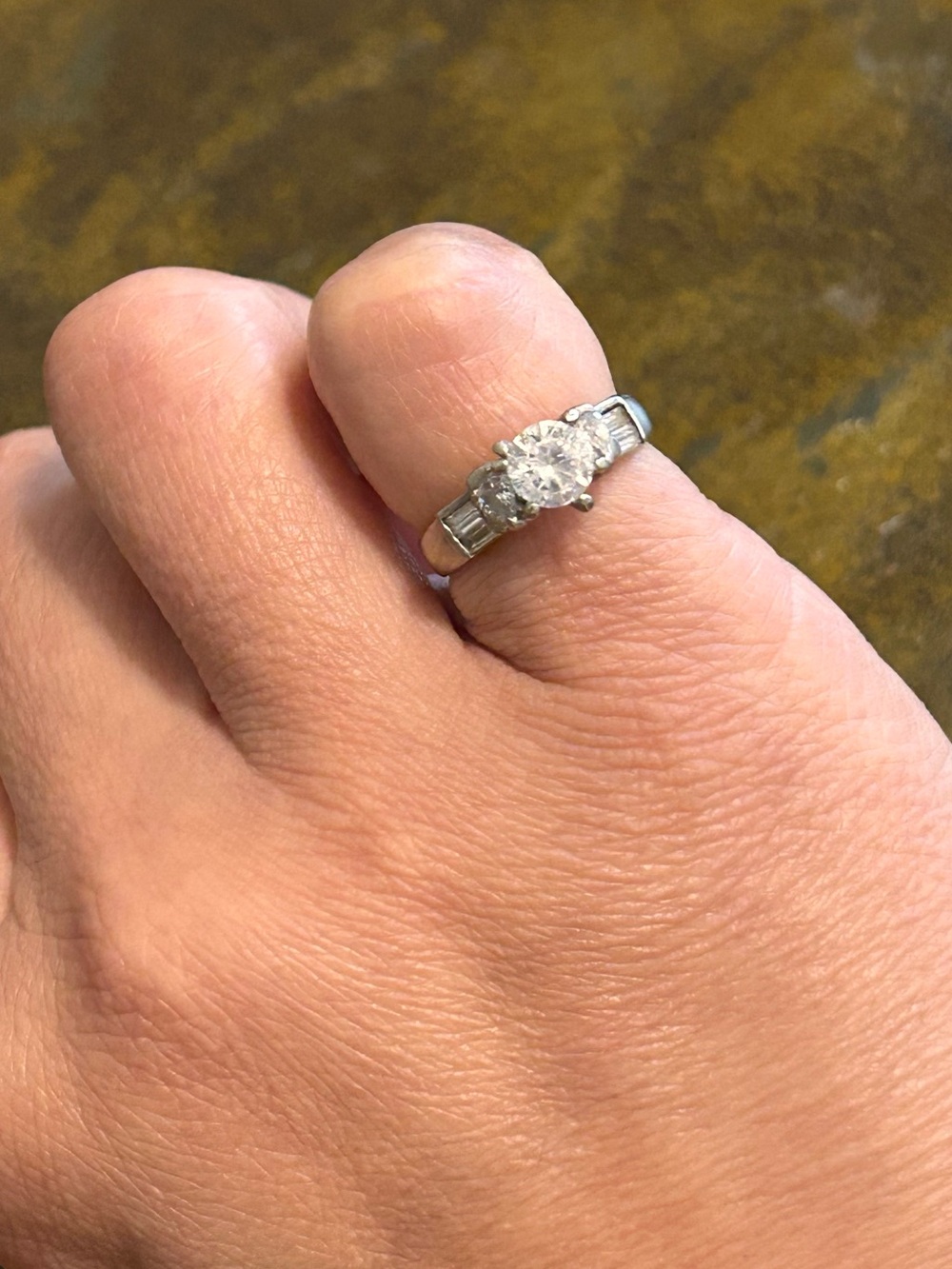 Vintage 925 Sterling Silver Cubic Zirconia Ring 💍 size 6